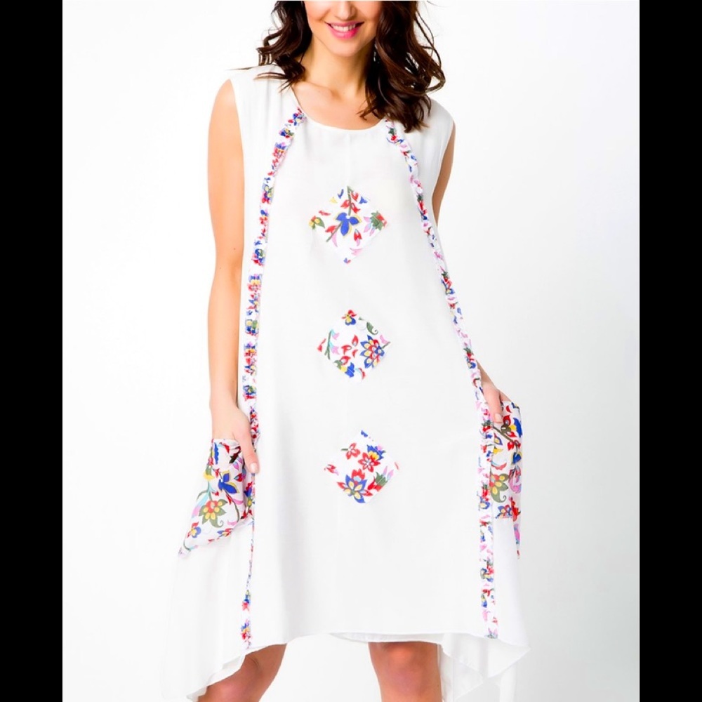 Milan Kiss White  Flower Dress 🌸 🌺🌷🌹